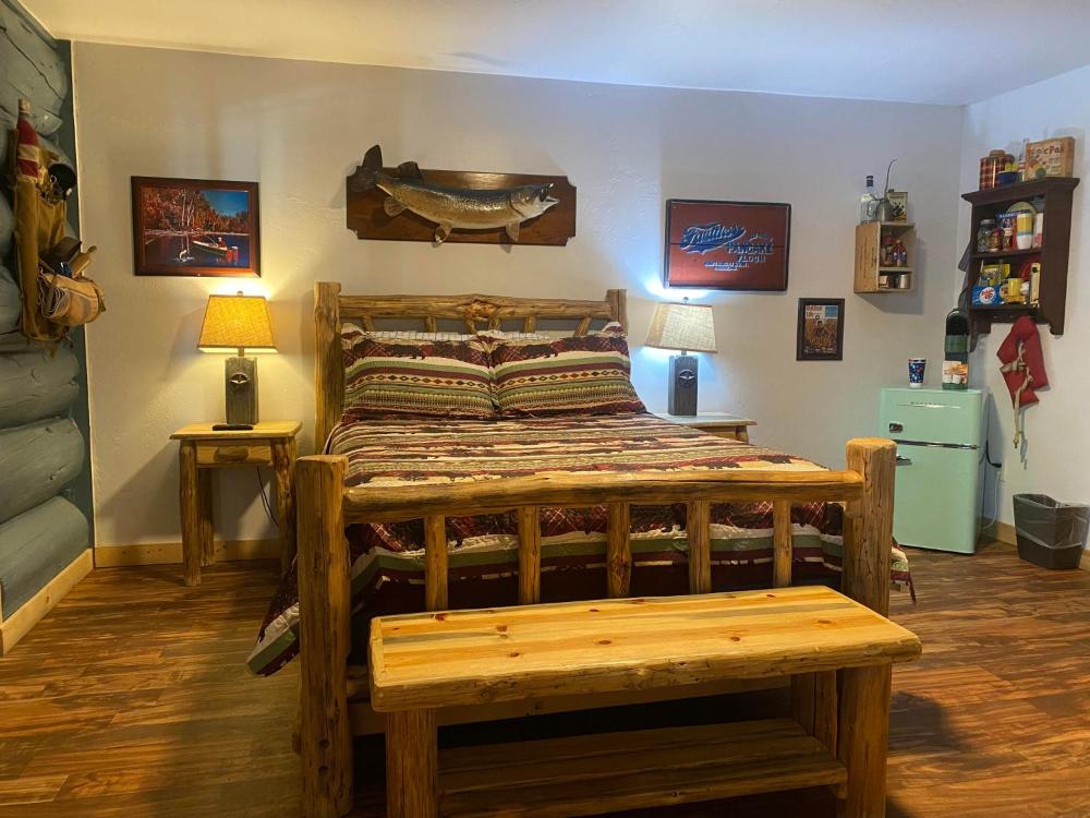 Standard Queen Room interior